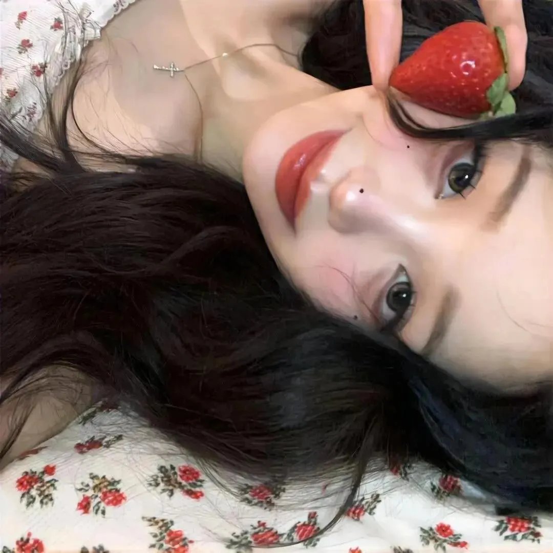 女玩家喜迎春海报